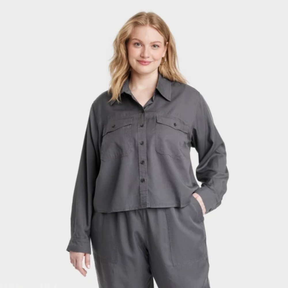 NWT Universal Thread utility collared long sleeve button down shirt